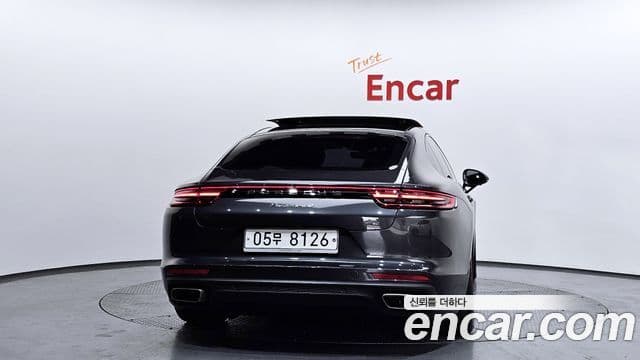 Porsche Panamera (971), 2018 4