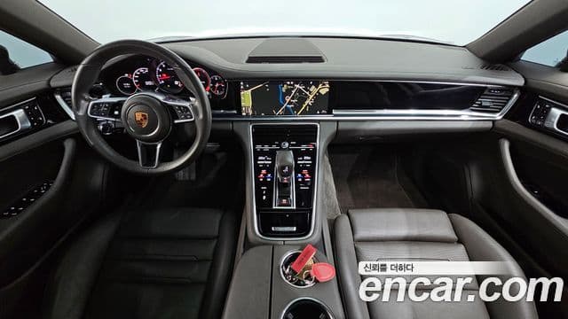 Porsche Panamera (971), 2018 7