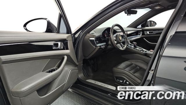 Porsche Panamera (971), 2018 10