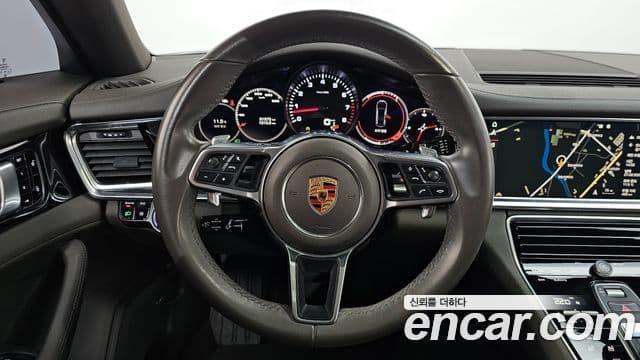 Porsche Panamera (971), 2018 13