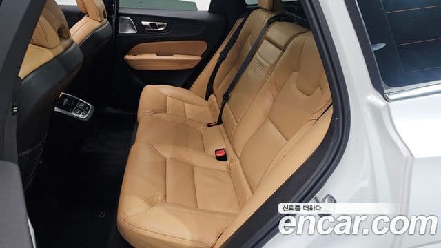 Volvo XC60 2세대 B5 Inscription, 2021 12