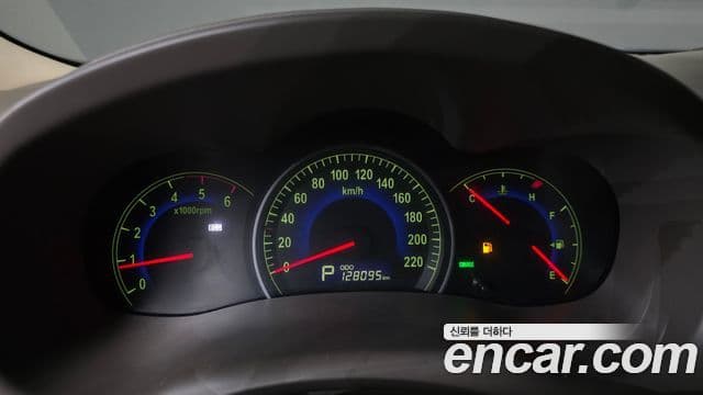 Kia Carnival R R Special, 2011 8