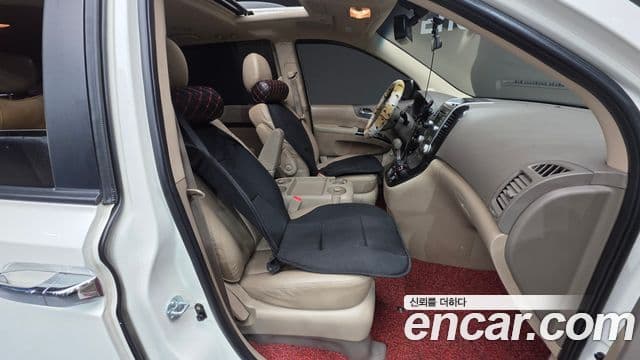 Kia Carnival R R Special, 2011 10