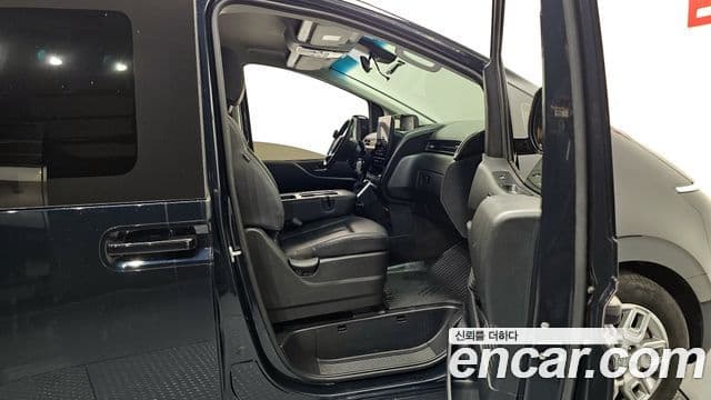 Hyundai Staria Modern, 2023 11