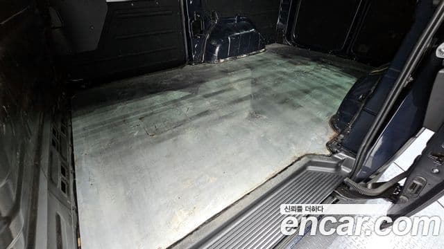 Hyundai Staria Modern, 2023 18