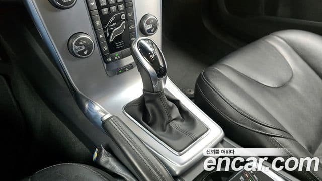 Volvo V40 2세대, 2018 9