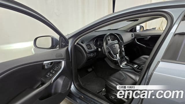 Volvo V40 2세대, 2018 10