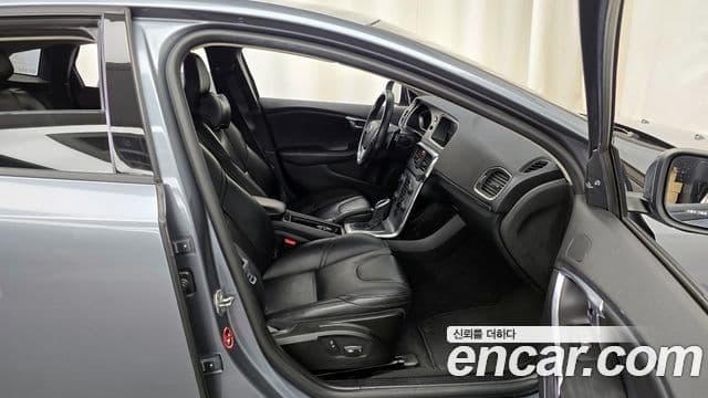 Volvo V40 2세대, 2018 11