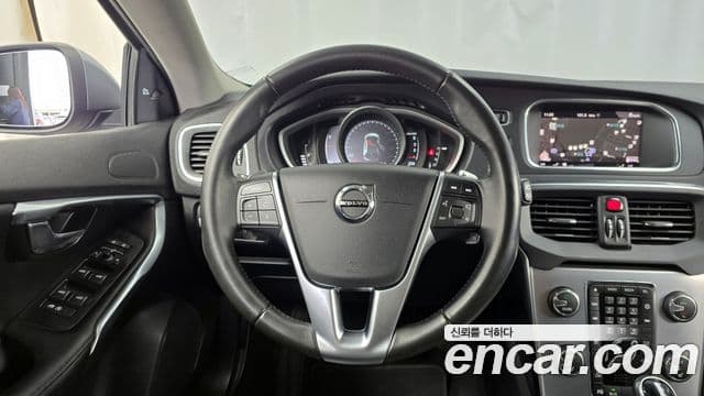 Volvo V40 2세대, 2018 13