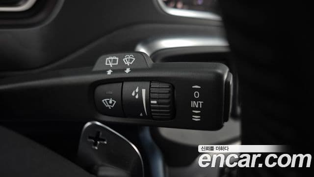 Volvo V40 2세대, 2018 19