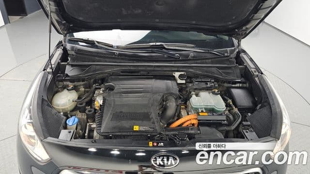 Kia Niro Prestige, 2017 6