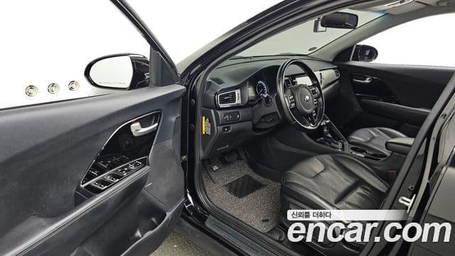 Kia Niro Prestige, 2017 10