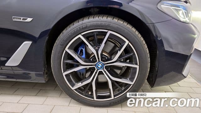 BMW 5시리즈 (G30) 530e M Sport, 2023 все фото