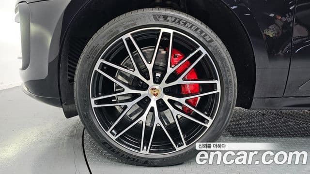 Porsche Macan 95B, 2023 все фото