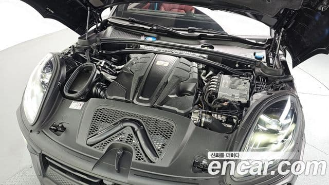 Porsche Macan 95B, 2023 6