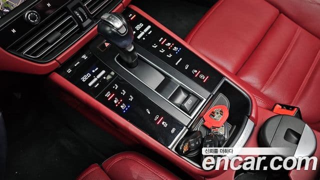 Porsche Macan 95B, 2023 9