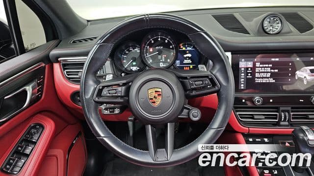 Porsche Macan 95B, 2023 13