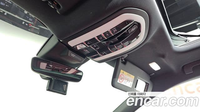 Porsche Macan 95B, 2023 14