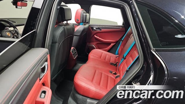 Porsche Macan 95B, 2023 16