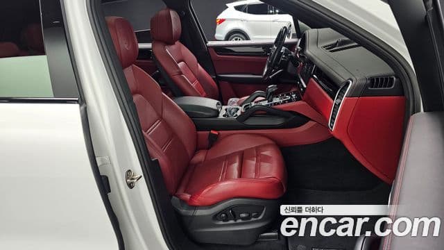 Porsche Cayenne (PO536), 2022 10