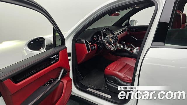 Porsche Cayenne (PO536), 2022 11