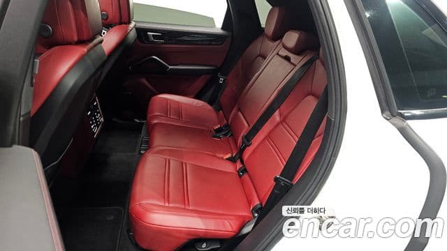 Porsche Cayenne (PO536), 2022 12