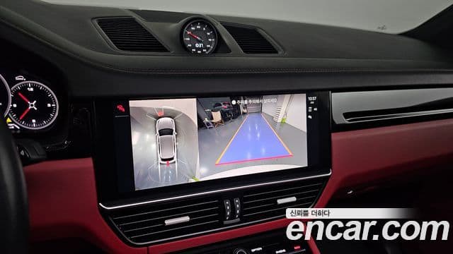 Porsche Cayenne (PO536), 2022 15