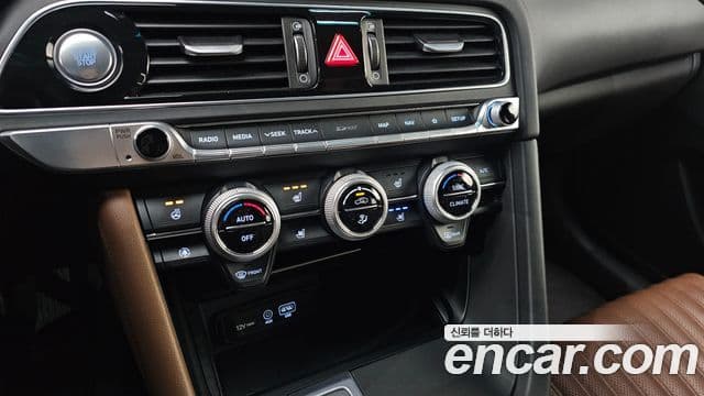 Genesis G70 Elite, 2019 18