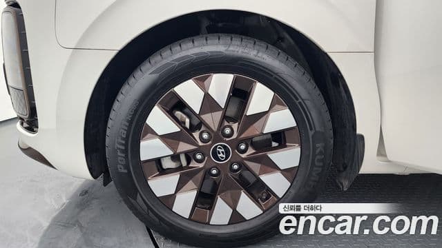Hyundai Staria Inspiration, 2022 все фото