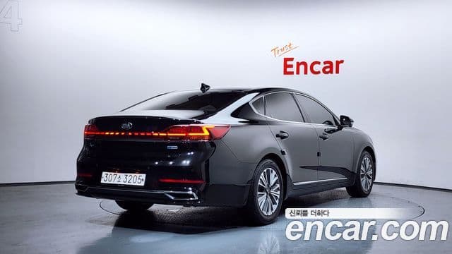 Kia K7 Premier гибрид Signature, 2020 2