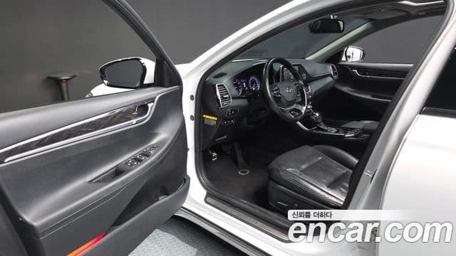 Hyundai Grandeur IG 3.0 LPi Modern (арендный автомобиль), 2019 10