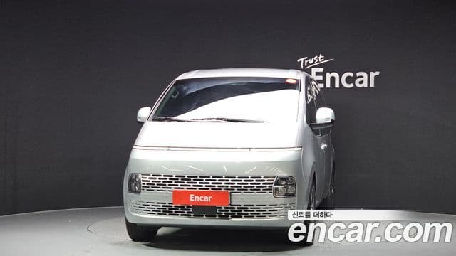 Hyundai Staria Modern, 2025 3