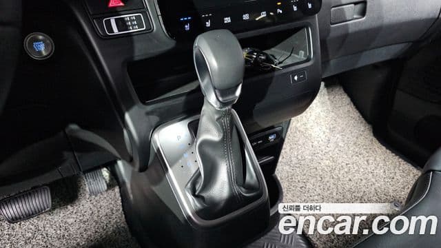 Hyundai Staria Modern, 2025 9
