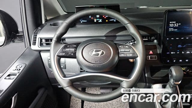 Hyundai Staria Modern, 2025 11