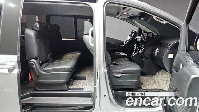 Hyundai Staria Modern, 2025 19