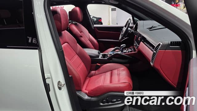 Porsche Cayenne (PO536), 2022 10