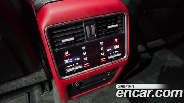 Porsche Cayenne (PO536), 2022 19