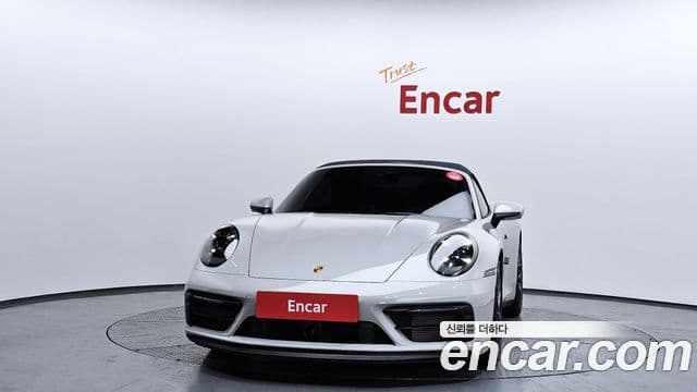 Porsche 911 (992) Carrera 4 GTS кабриолет, 2023 3