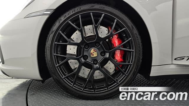 Porsche 911 (992) Carrera 4 GTS кабриолет, 2023 все фото