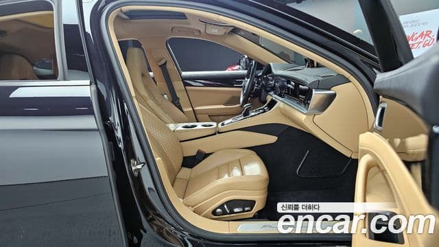 Porsche Panamera (971), 2018 10