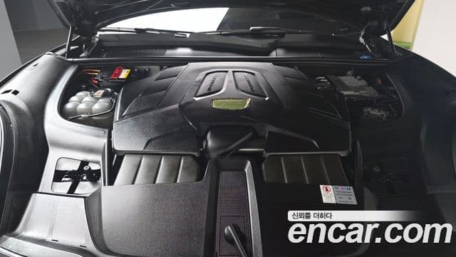 Porsche Cayenne (PO536), 2020 6