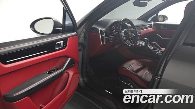 Porsche Cayenne (PO536), 2020 11