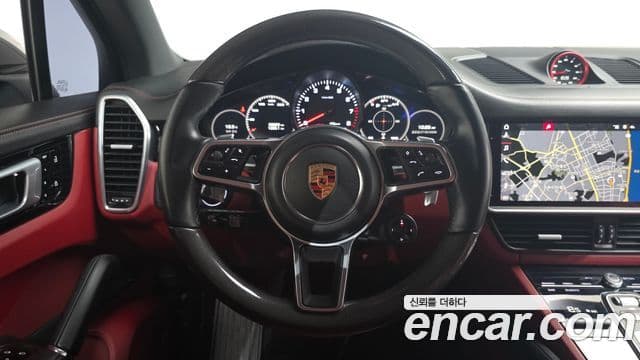 Porsche Cayenne (PO536), 2020 13