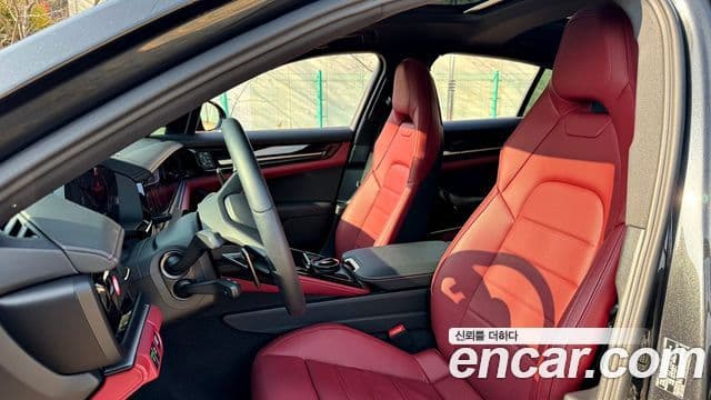 Porsche Panamera (976), 2024 11