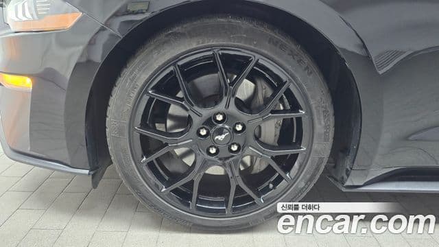 Ford Mustang купе, 2019 все фото