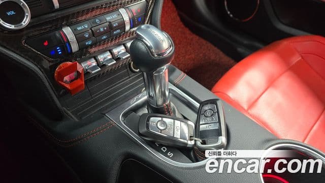 Ford Mustang купе, 2019 9