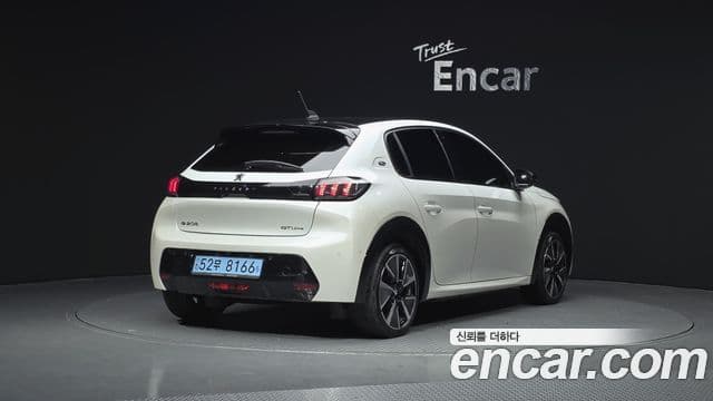 Peugeot e-208 2세대 GT Line, 2021 2