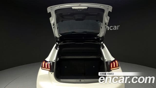 Peugeot e-208 2세대 GT Line, 2021 20