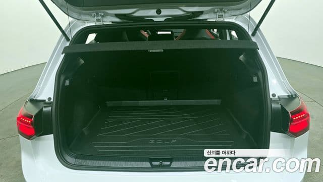 Volkswagen Гольф 8세대 2.0 GTI, 2023 20