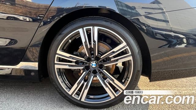 BMW 7시리즈 (G70) 740i sDrive M Sport, 2023 все фото